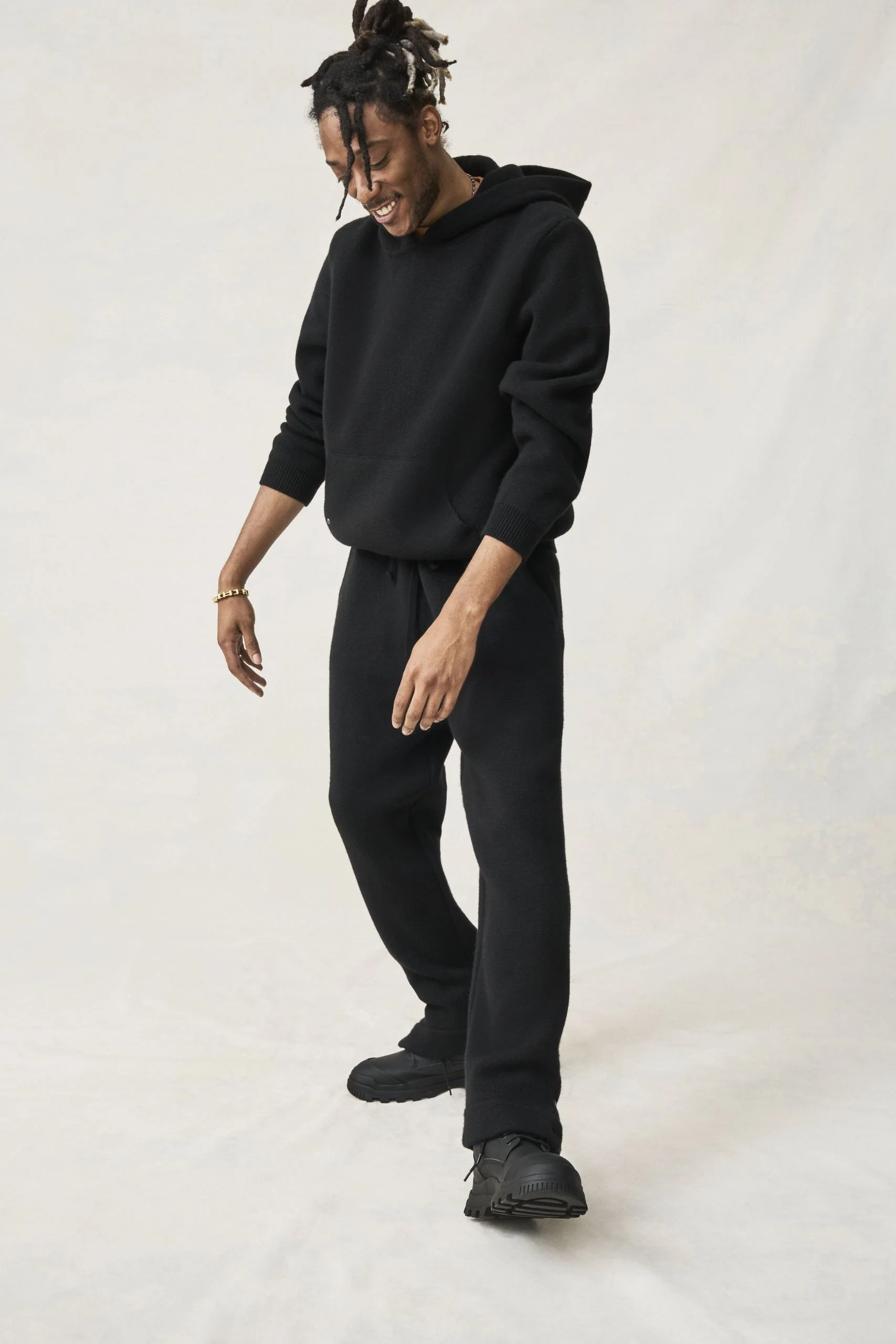 Black Solid Cashmere Pants - Image 7