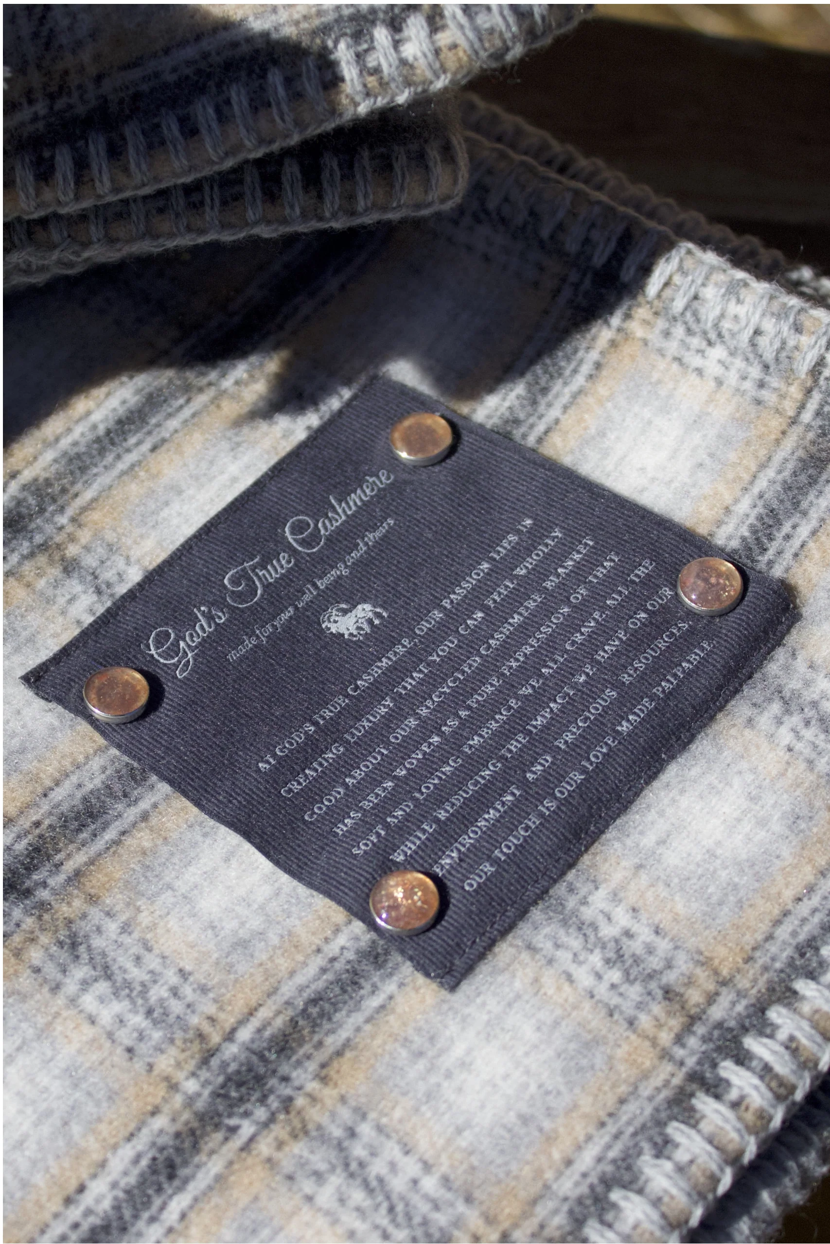 Elegant Neutral Tartan Cashmere Blanket - Image 4