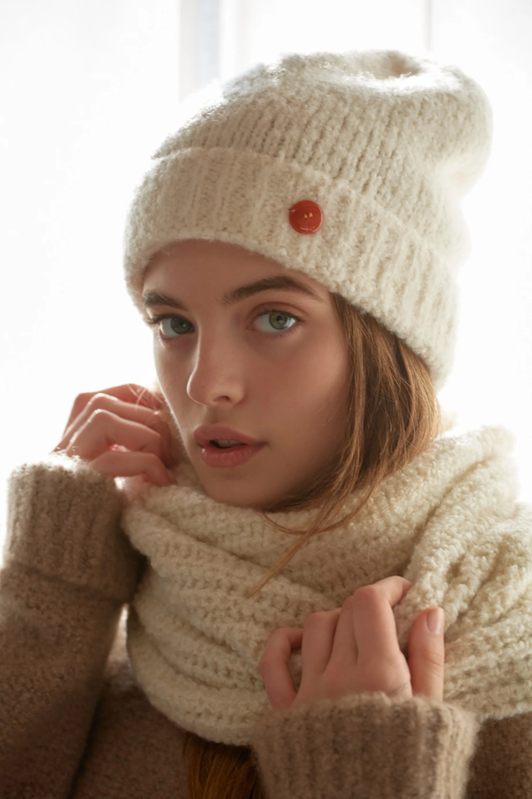 Pearl Cloud Cashmere Scarf - Image 4